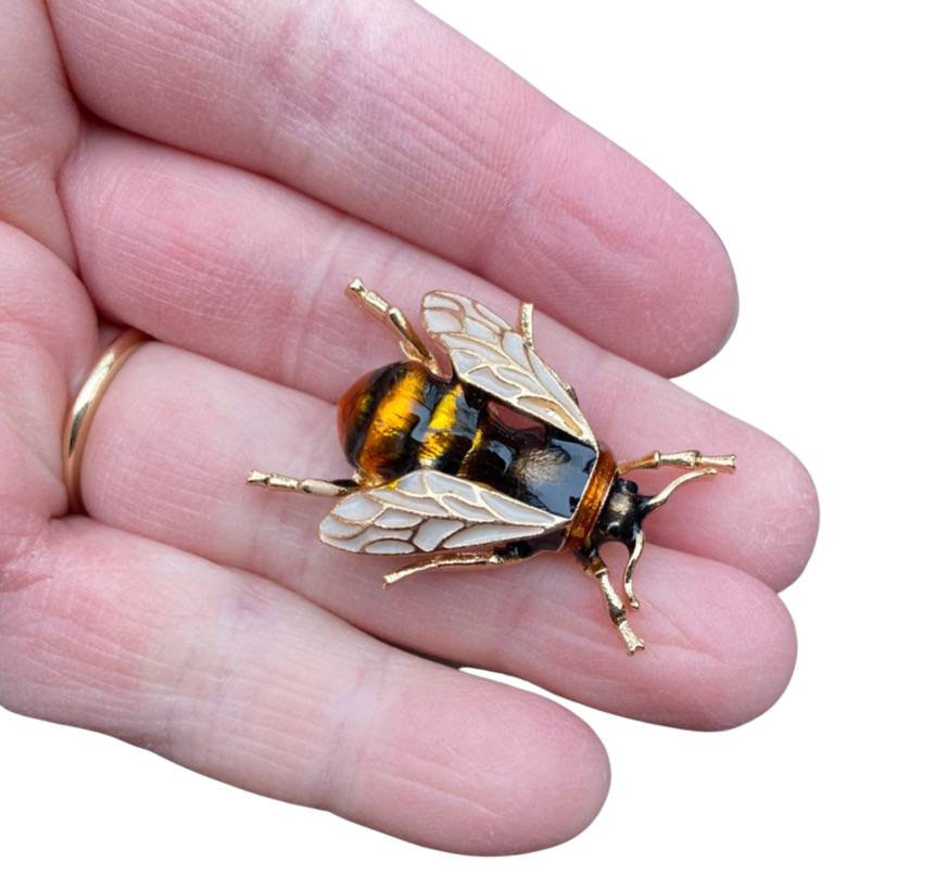 Vintage Realistic Enamel Bee Pin Brooch